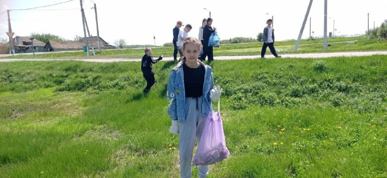 Ученики нашей школы сегодня приняли участие в акции "Всероссийский юннатский субботник"..